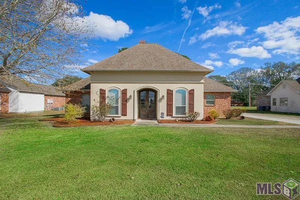 $465,000 | 324 Gisele Street, New Roads, LA 70760