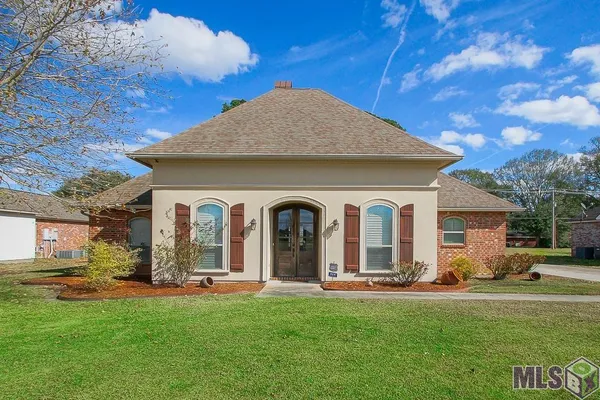 $465,000 | 324 Gisele Street, New Roads, LA 70760