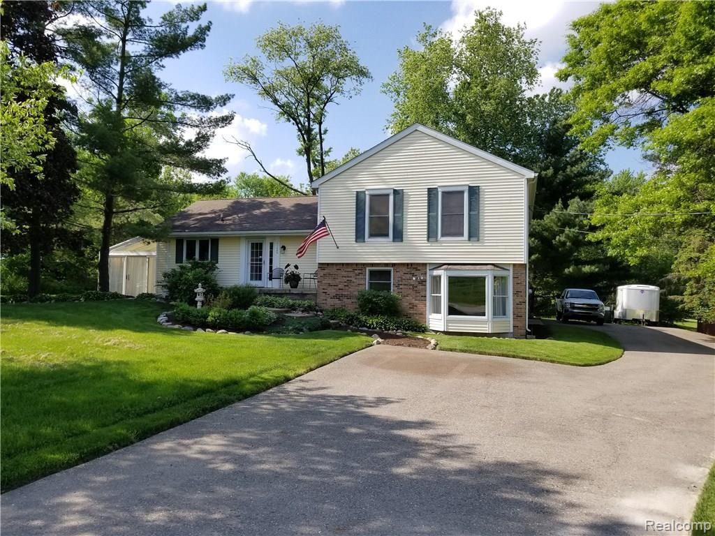 11955 Hibner Road Hartland, MI 48353 - Photo 2 of 53 Photo May 26, 4 48 33 PM.jpg