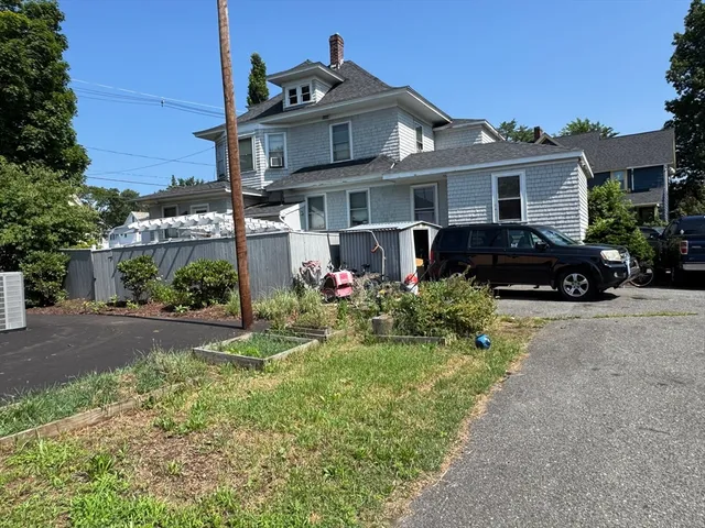 $325,000 | 335 Federal Street, Greenfield, MA 01301
