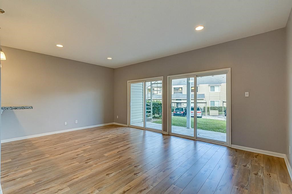 83 April Point Drive South, Unit 83 Conroe, TX 77356 - Photo 11 of 32