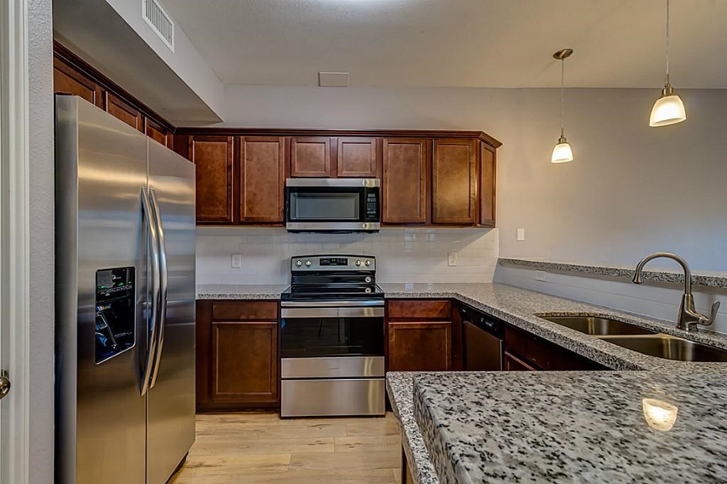 83 April Point Drive South, Unit 83 Conroe, TX 77356 - Photo 18 of 32