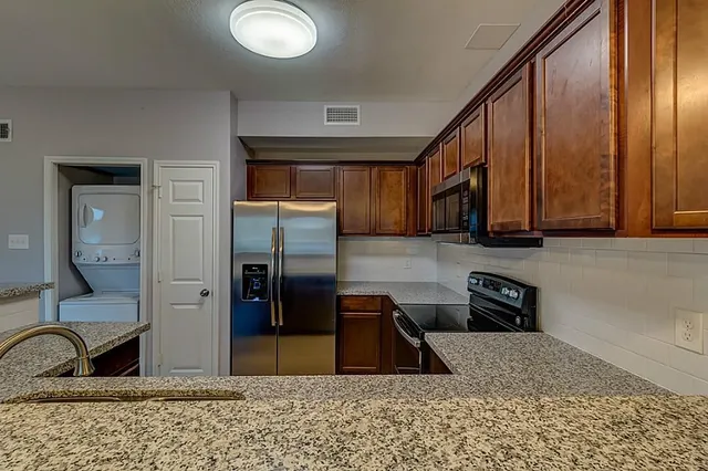 $1,200 | 83 April Point Drive South, Unit 83, Conroe, TX 77356