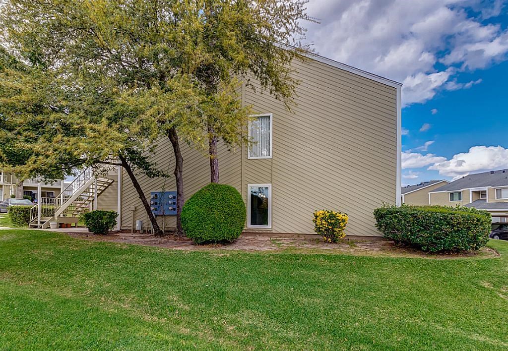 83 April Point Drive South, Unit 83 Conroe, TX 77356 - Photo 24 of 32