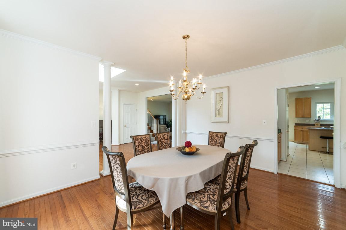 2944 Edgelea Road Vienna, VA 22181 - Photo 8 of 57