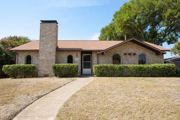 $2,250 | 1320 Cherry Hill Lane, Lewisville, TX 75067