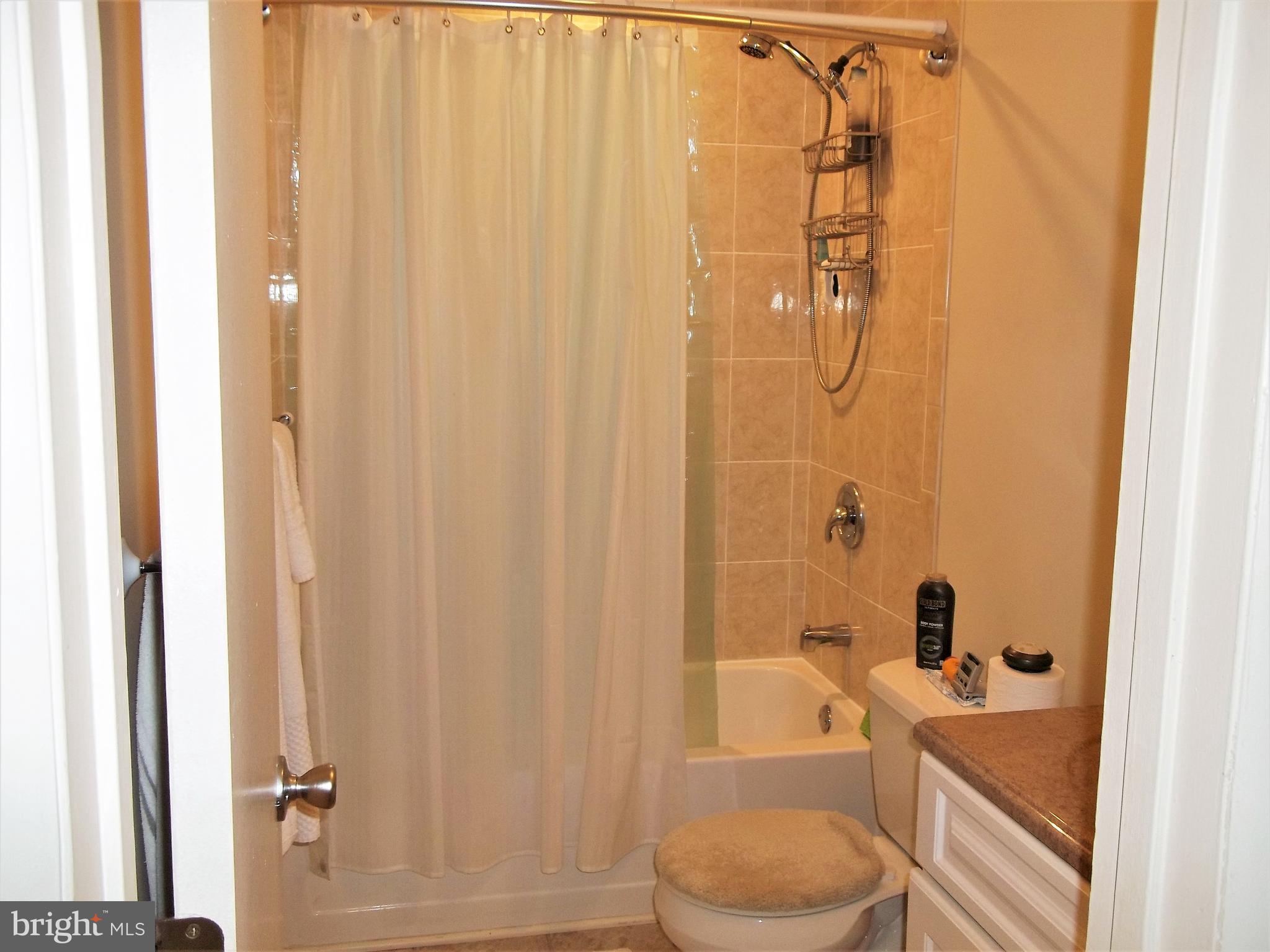 122 Valley Road Aberdeen, MD 21001 - Photo 7 of 14 Bathroomn