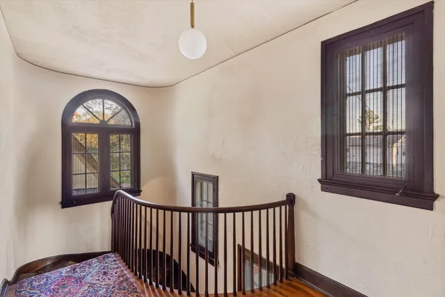 a view of entryway with a front door