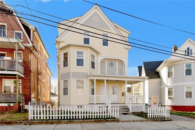 $1,750 | 370 Park Place, Unit 3, Woonsocket, RI 02895