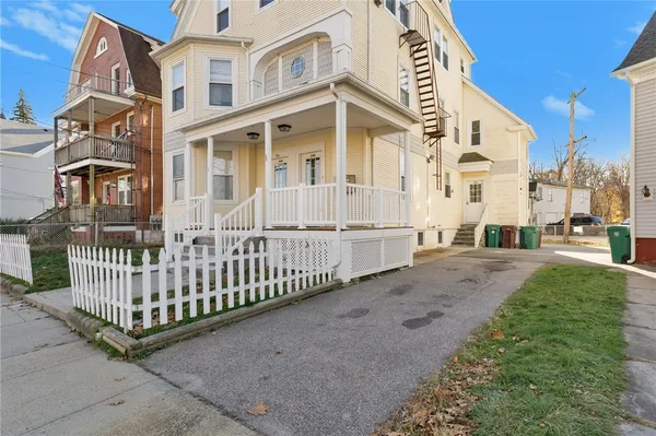 $1,650 | 370 Park Place, Unit 3, Woonsocket, RI 02895