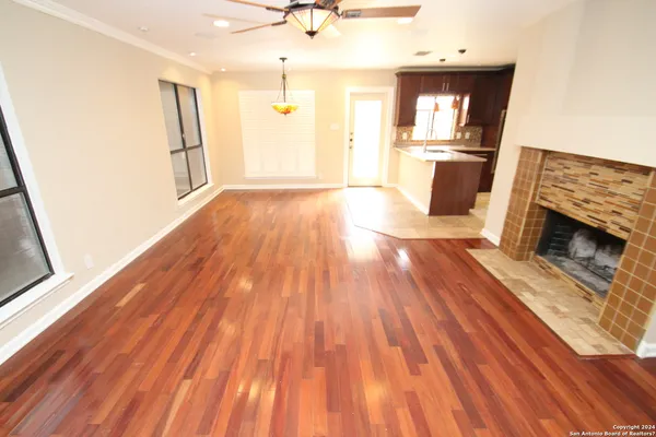 $1,975 | 25138 Summit Creek, San Antonio, TX 78258