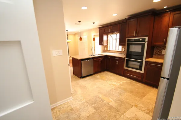 $1,975 | 25138 Summit Creek, San Antonio, TX 78258