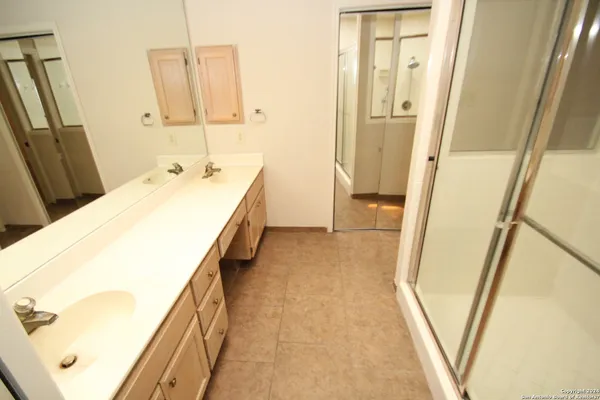 $1,975 | 25138 Summit Creek, San Antonio, TX 78258