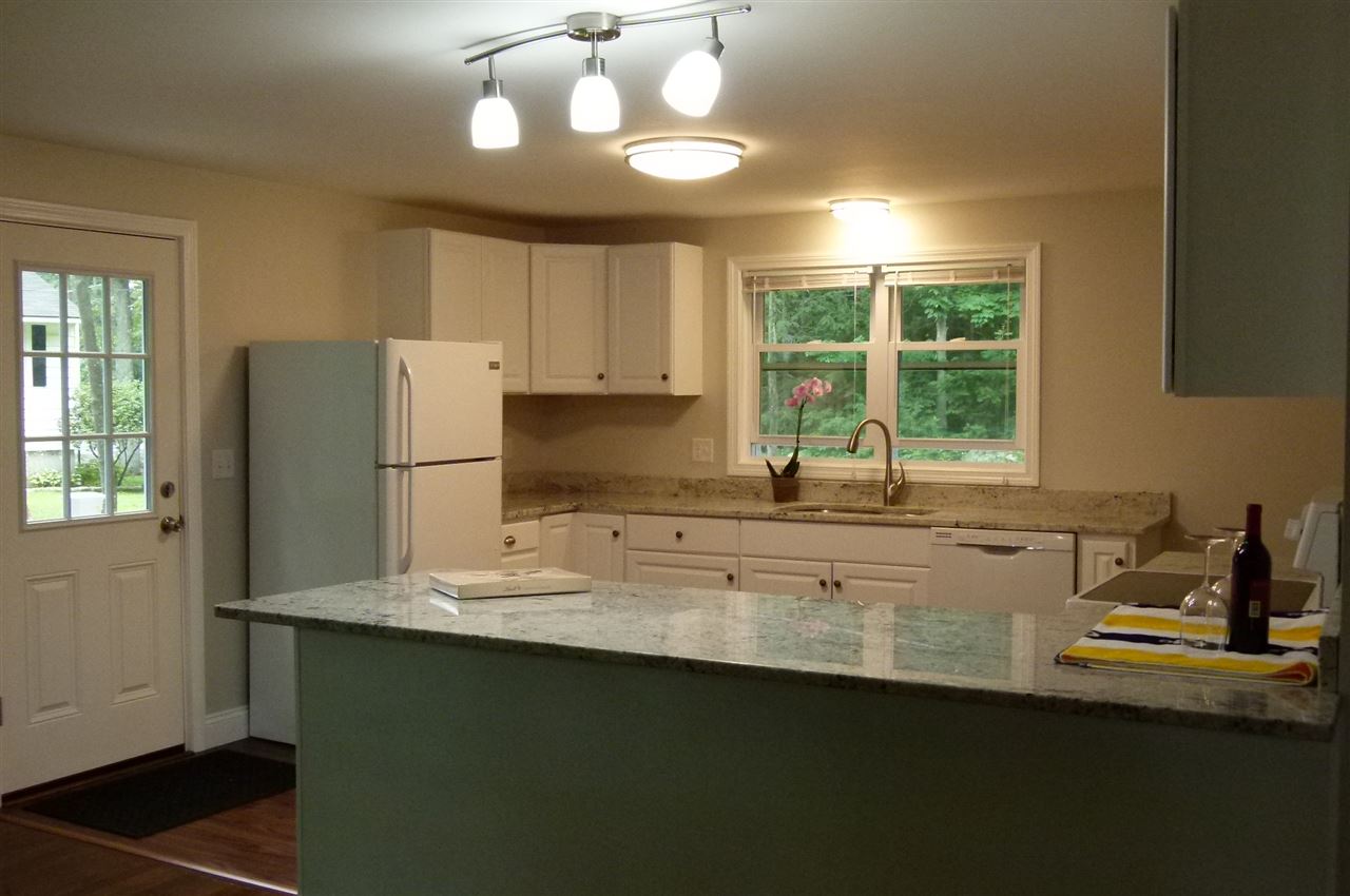 68 Mary Batchelder Road Hampton, NH 03842 - Photo 11 of 38