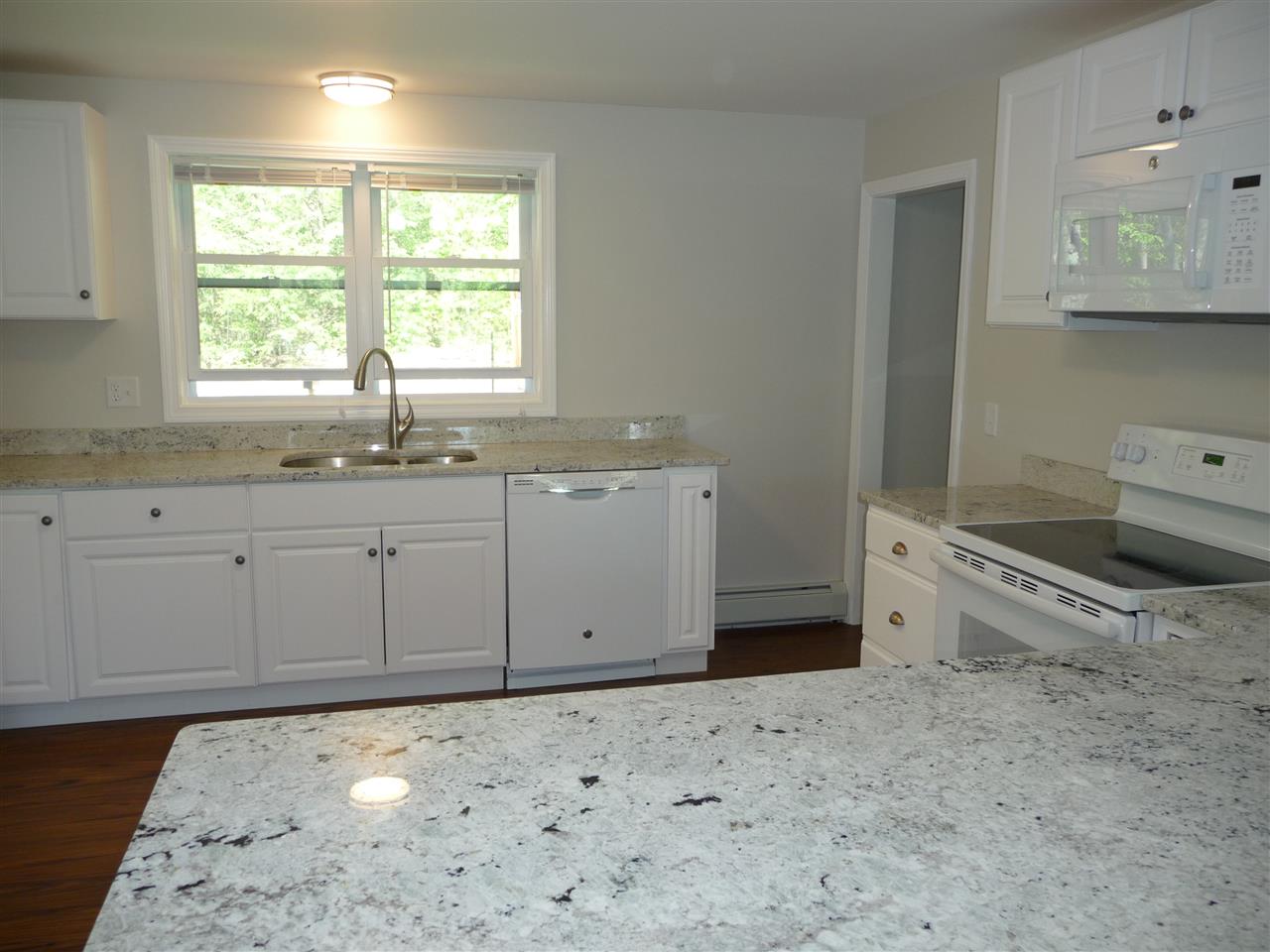 68 Mary Batchelder Road Hampton, NH 03842 - Photo 6 of 38