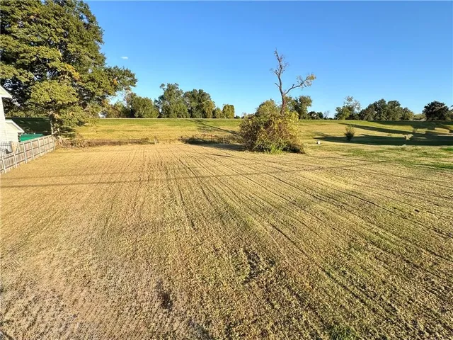 $60,000 | 15586 River Road, Hahnville, LA 70057