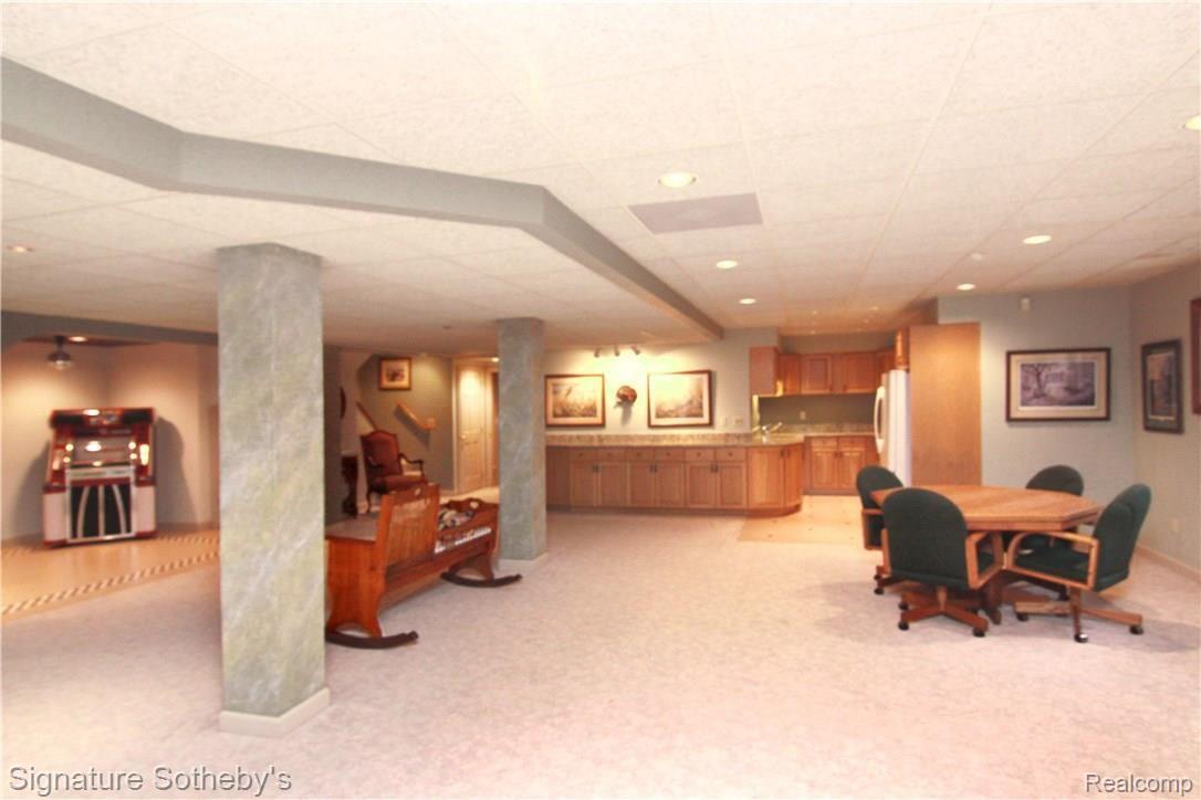 8400 Ridge Road Canton, MI 48187 - Photo 33 of 69 IMG_3940-r (2).jpg