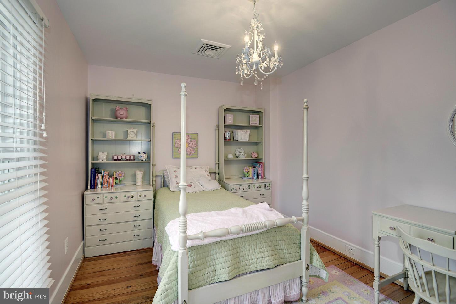 1814 Birch Road McLean, VA 22101 - Photo 15 of 26 Bedroom