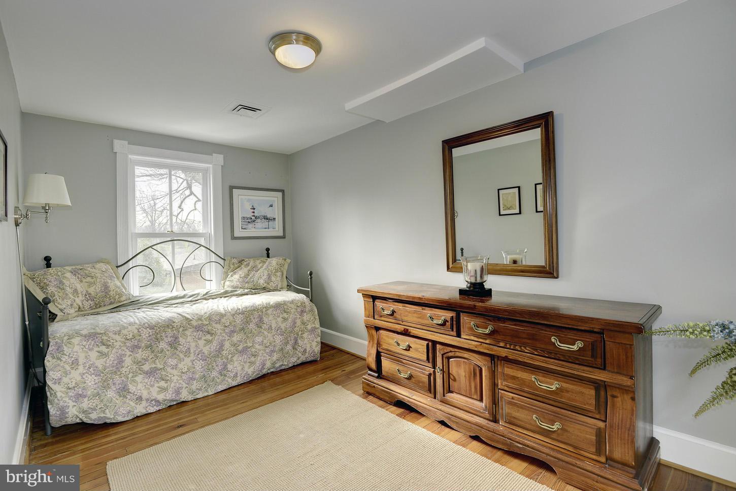 1814 Birch Road McLean, VA 22101 - Photo 16 of 26 Bedroom