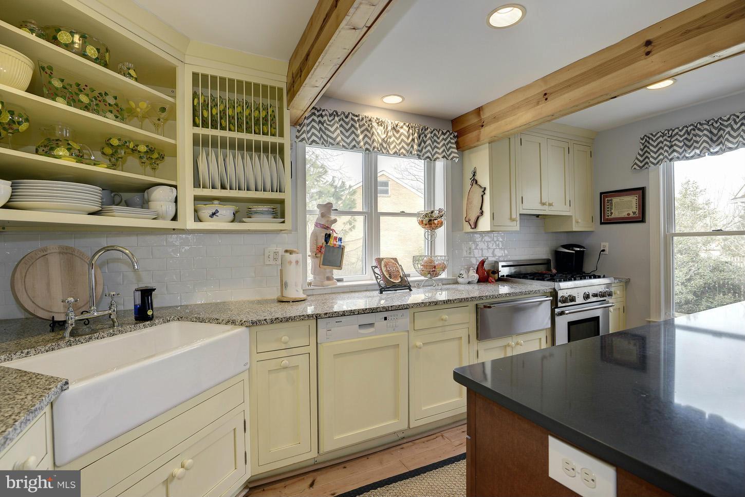 1814 Birch Road McLean, VA 22101 - Photo 10 of 26 Kitchen