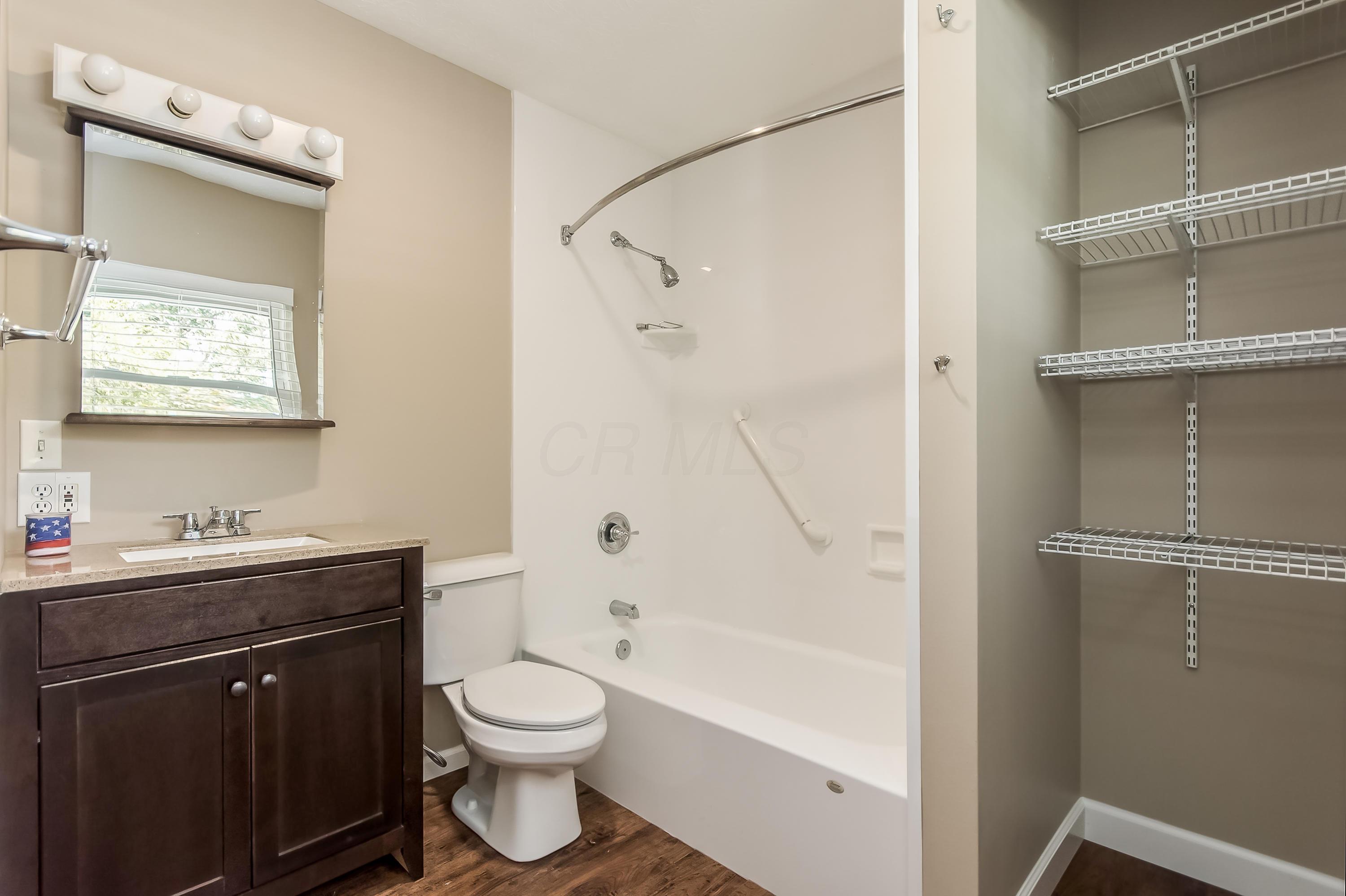8001 Lewis Center Road Galena, OH 43021 - Photo 13 of 27