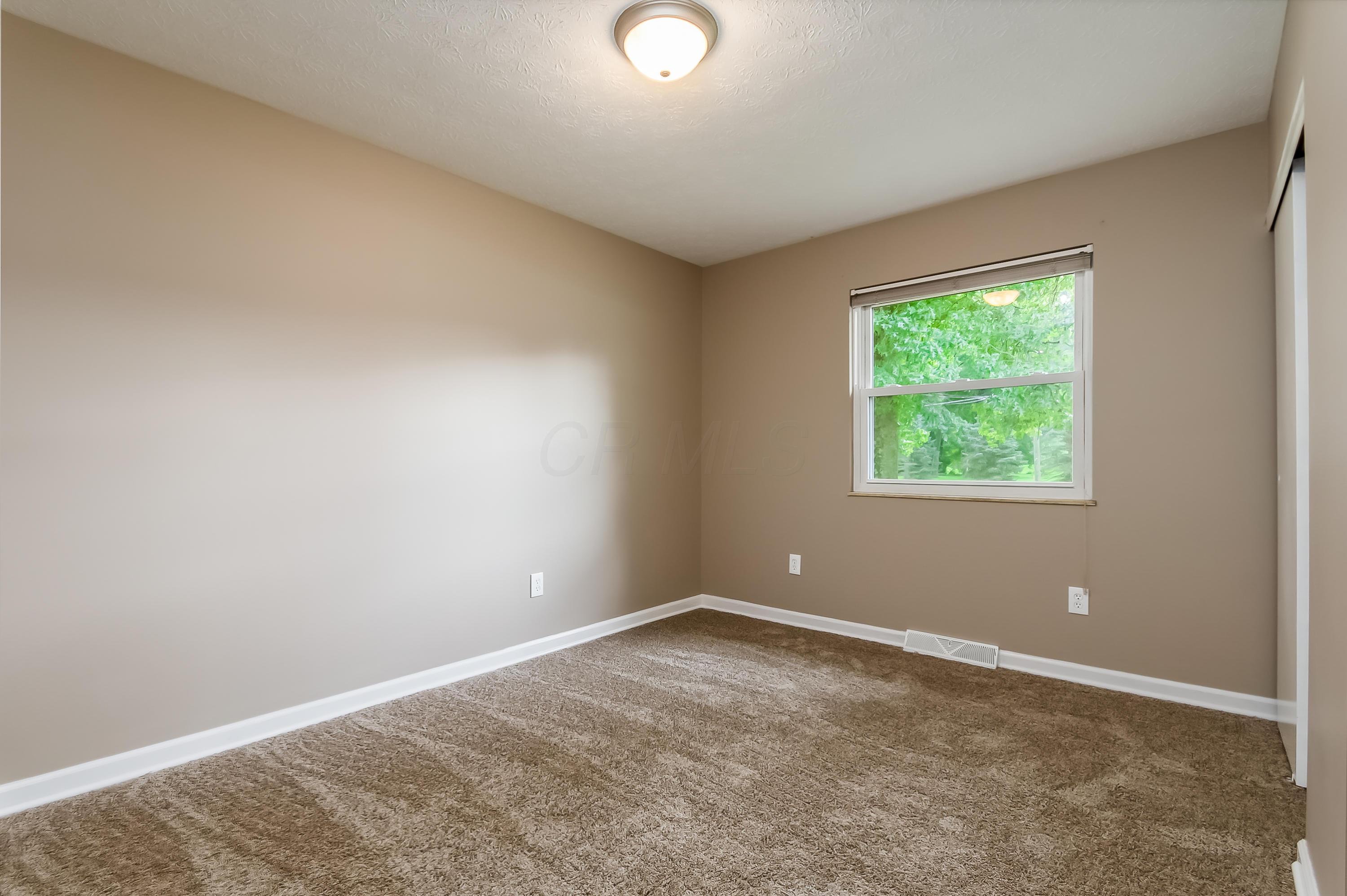 8001 Lewis Center Road Galena, OH 43021 - Photo 15 of 27