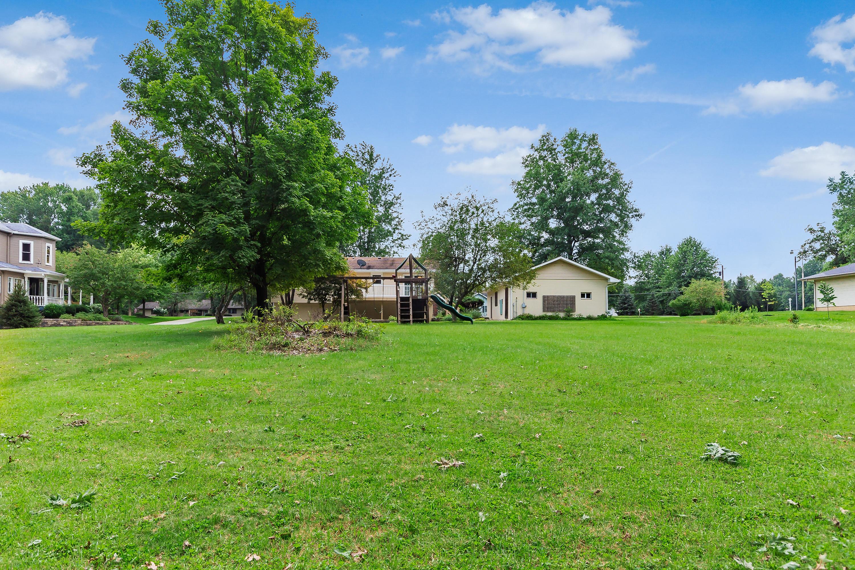 8001 Lewis Center Road Galena, OH 43021 - Photo 25 of 27
