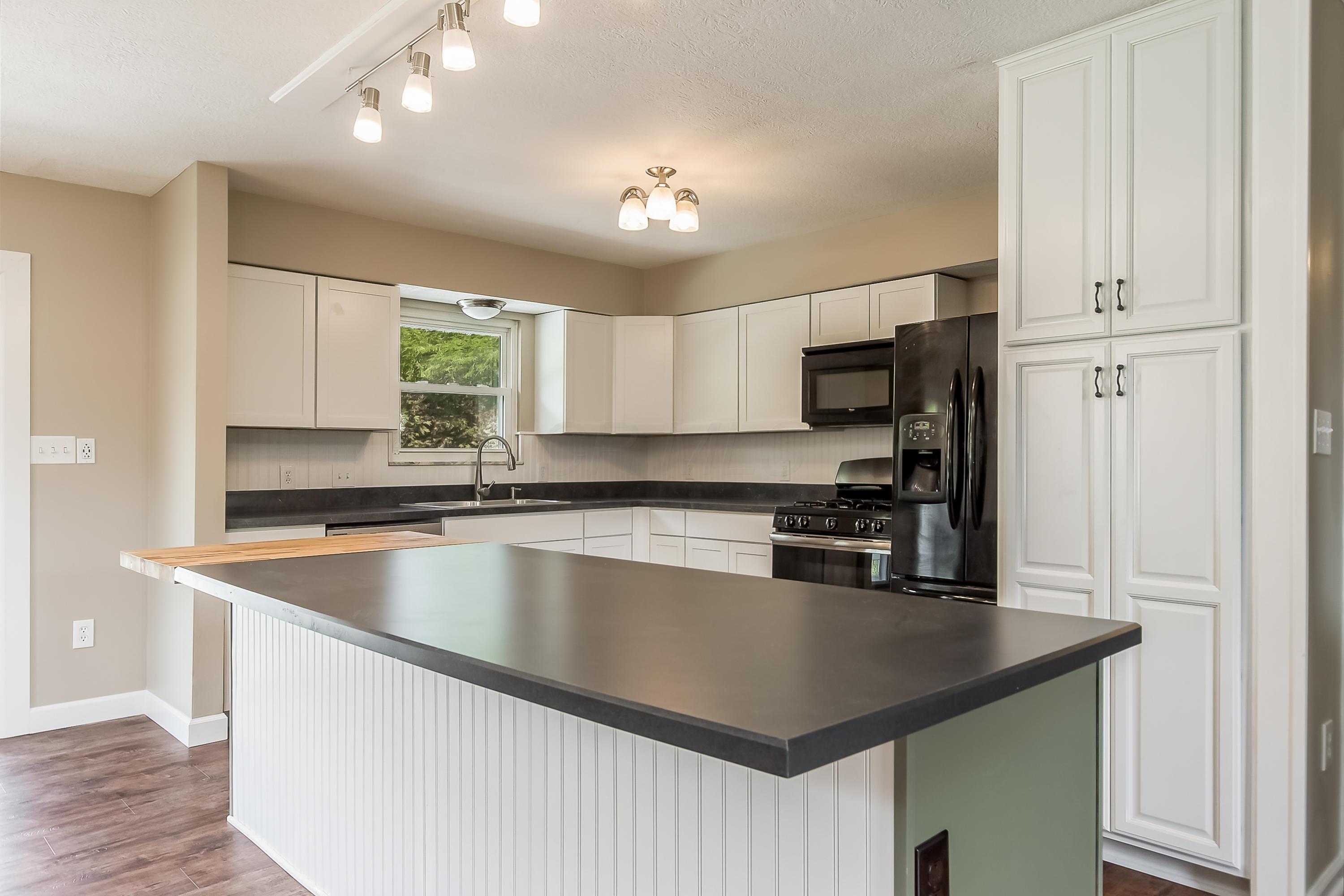8001 Lewis Center Road Galena, OH 43021 - Photo 6 of 27