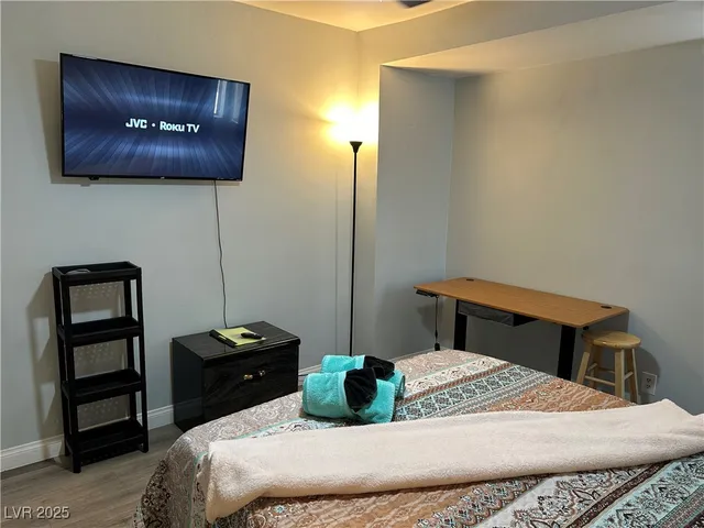 $1,600 | 5045 Spencer Street, Unit B, Las Vegas, NV 89119