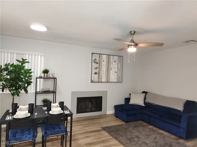 $1,600 | 5045 Spencer Street, Unit B, Las Vegas, NV 89119