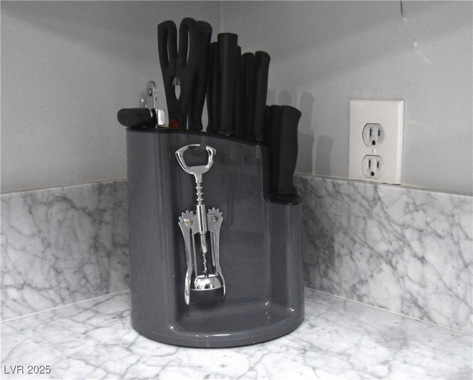 5045 Spencer Street, Unit B Las Vegas, NV 89119 - Photo 7 of 23 Detailed view of a wainscoted wall