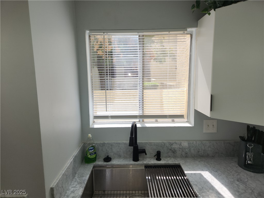 5045 Spencer Street, Unit B Las Vegas, NV 89119 - Photo 9 of 23