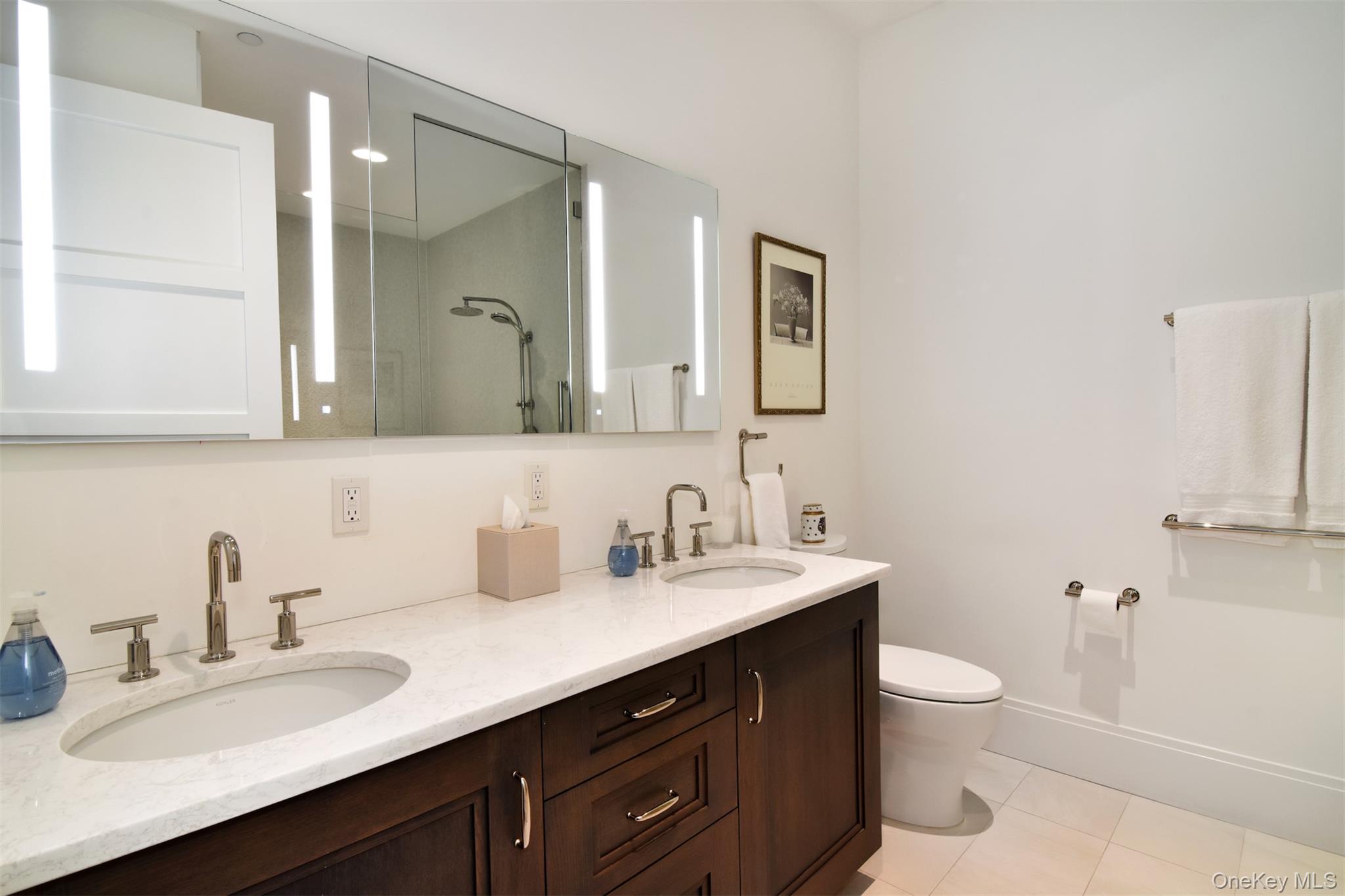 15 Kensington Road, Unit 303 Bronxville, NY 10708 - Photo 10 of 24 En suite bath