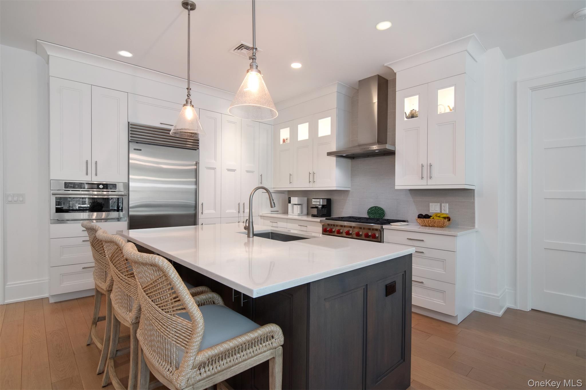 15 Kensington Road, Unit 303 Bronxville, NY 10708 - Photo 6 of 24 Top of the line appliances