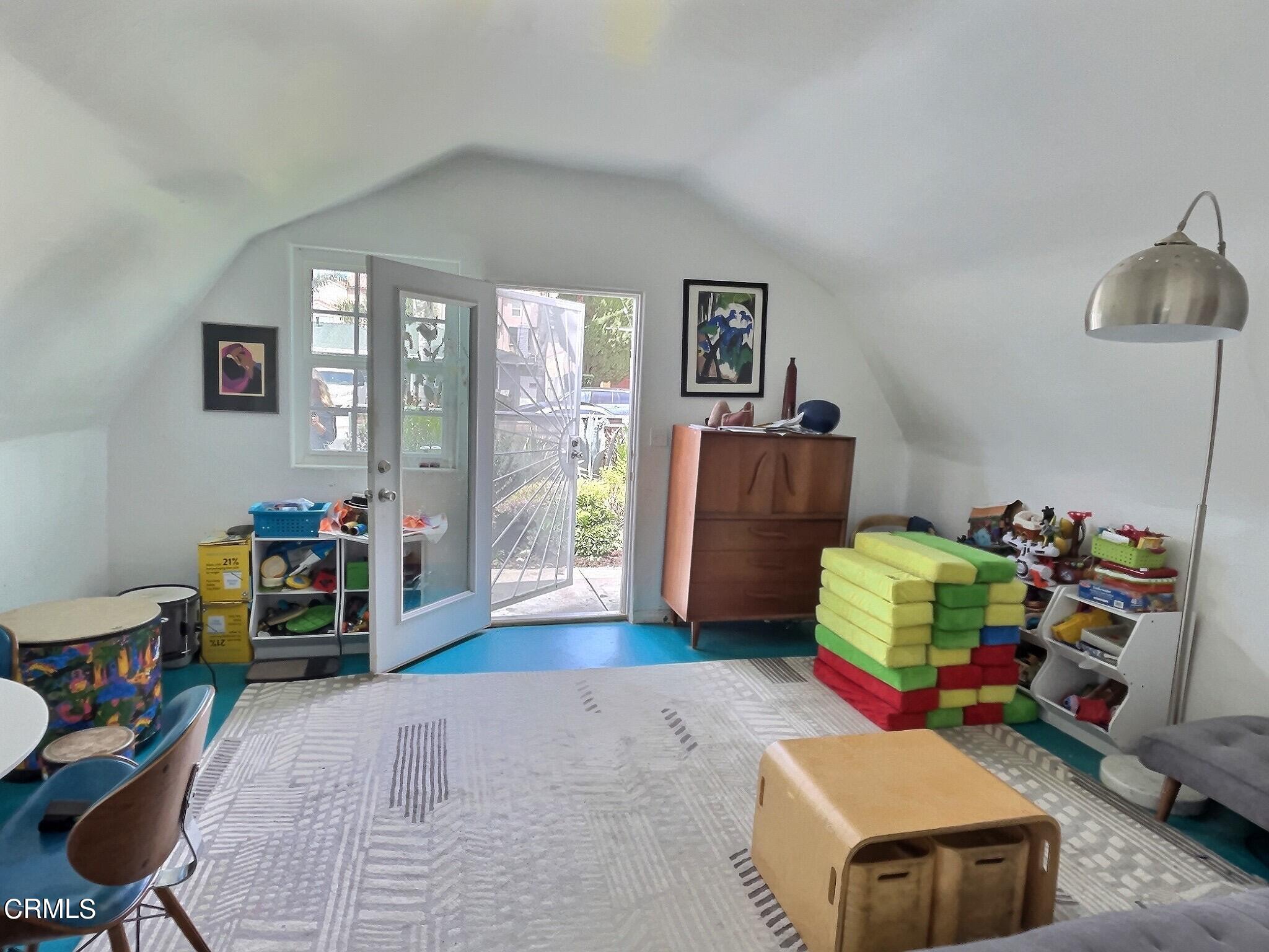 11170 Aster Street Ventura, CA 93004 - Photo 3 of 9 IMG_4061