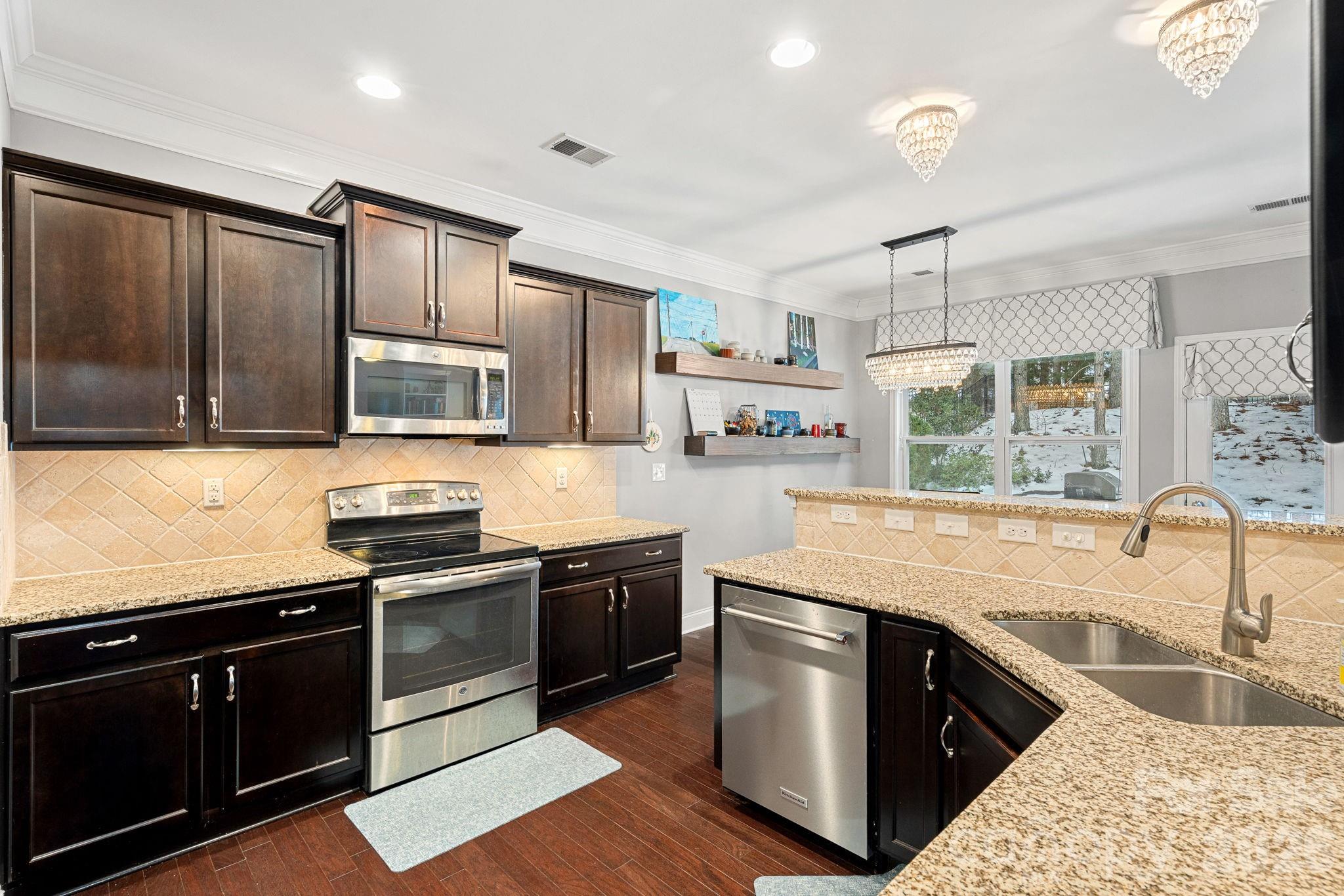 6109 Trailwater Road Charlotte, NC 28278 - Photo 8 of 31