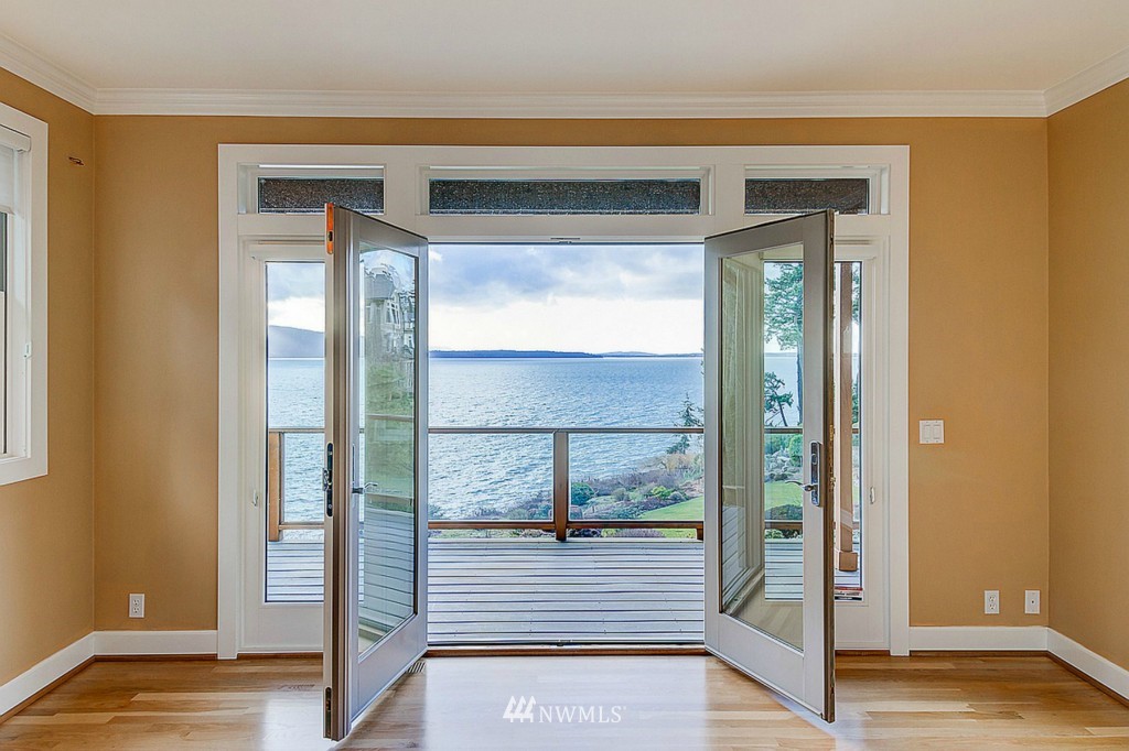 804 Fieldston Road Bellingham, WA 98225 - Photo 12 of 25 a view of front door and hallway