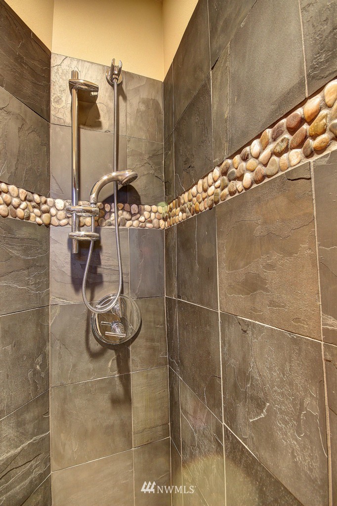 804 Fieldston Road Bellingham, WA 98225 - Photo 24 of 25 a bathroom with shower