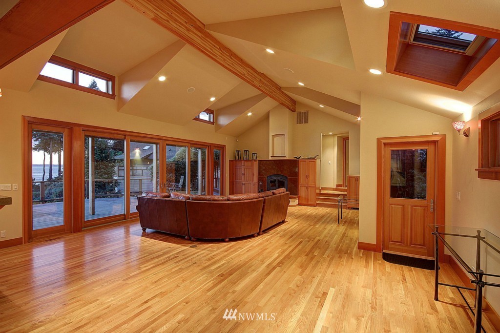 804 Fieldston Road Bellingham, WA 98225 - Photo 5 of 25 a living room with furniture and wooden floors