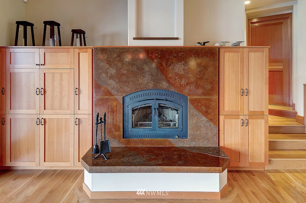 804 Fieldston Road Bellingham, WA 98225 - Photo 7 of 25 a living room with wooden floor and furniture