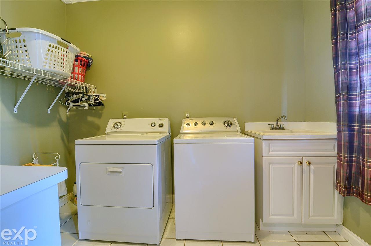 60525 Balmoral Way Rochester, MI 48306 - Photo 22 of 55 50022629-21.JPG