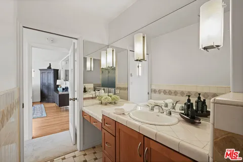 $1,495,000 | 18203 Coastline Drive, Unit 4, Malibu, CA 90265