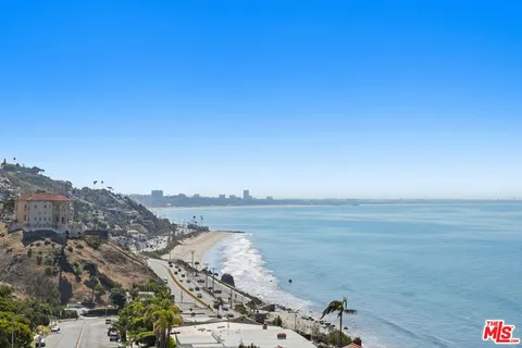 $1,495,000 | 18203 Coastline Drive, Unit 4, Malibu, CA 90265