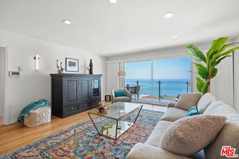 $1,495,000 | 18203 Coastline Drive, Unit 4, Malibu, CA 90265