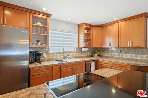 $1,495,000 | 18203 Coastline Drive, Unit 4, Malibu, CA 90265