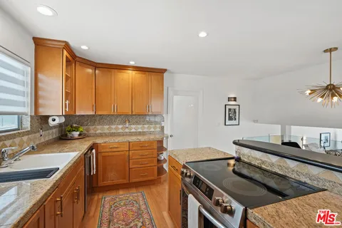 $1,495,000 | 18203 Coastline Drive, Unit 4, Malibu, CA 90265
