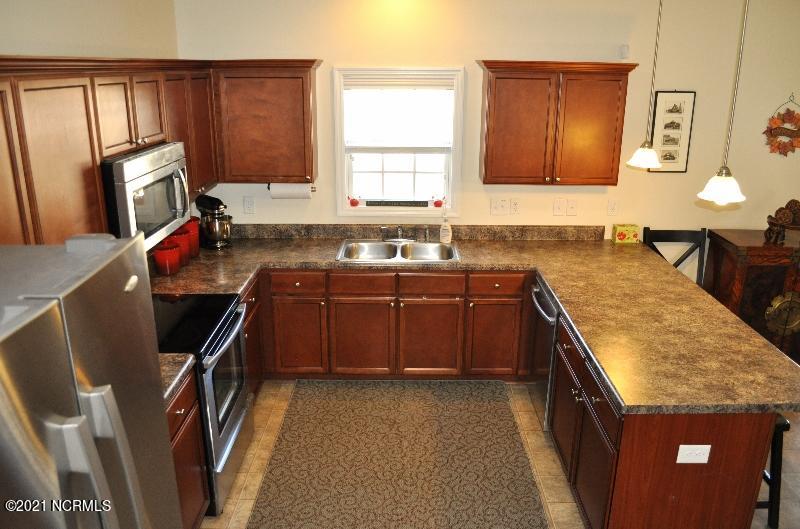 206 Rudolph Lane Hubert, NC 28539 - Photo 4 of 22 Kitchen