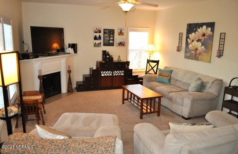 206 Rudolph Lane Hubert, NC 28539 - Photo 9 of 22 Living room