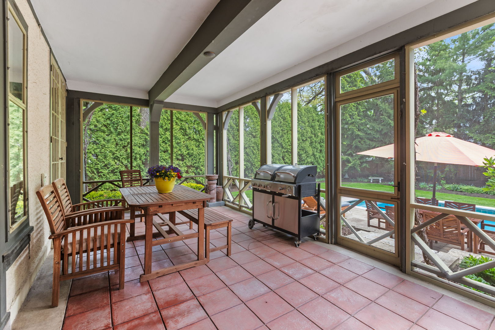 600 Ash Street Winnetka, IL 60093 - Photo 22 of 30 a outdoor space with chairs