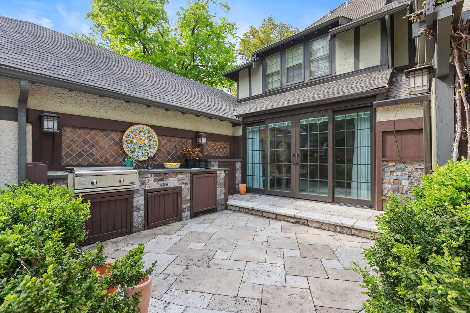 600 Ash Street Winnetka, IL 60093 - Photo 23 of 30 a view of a entryway door front of house